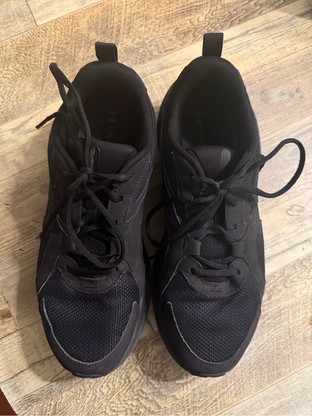 Men's Under Armour Black Athletic Sneakers size 11 Barely Used